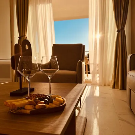 Oliva 4*